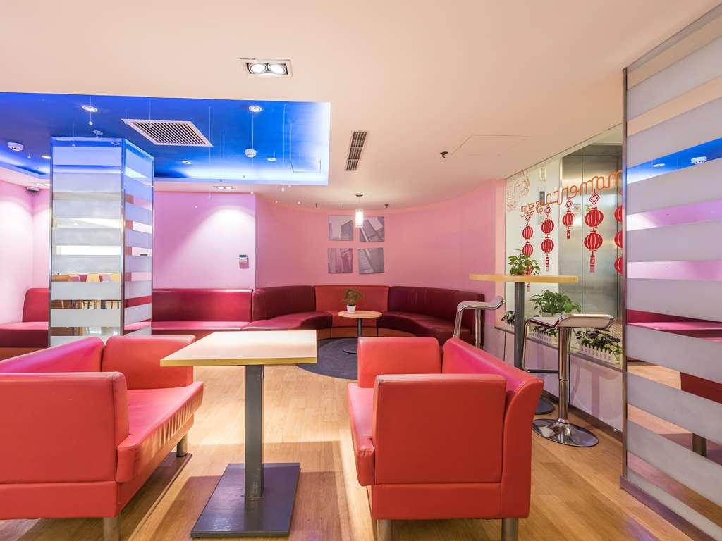 Hotel Ibis Xujiahui