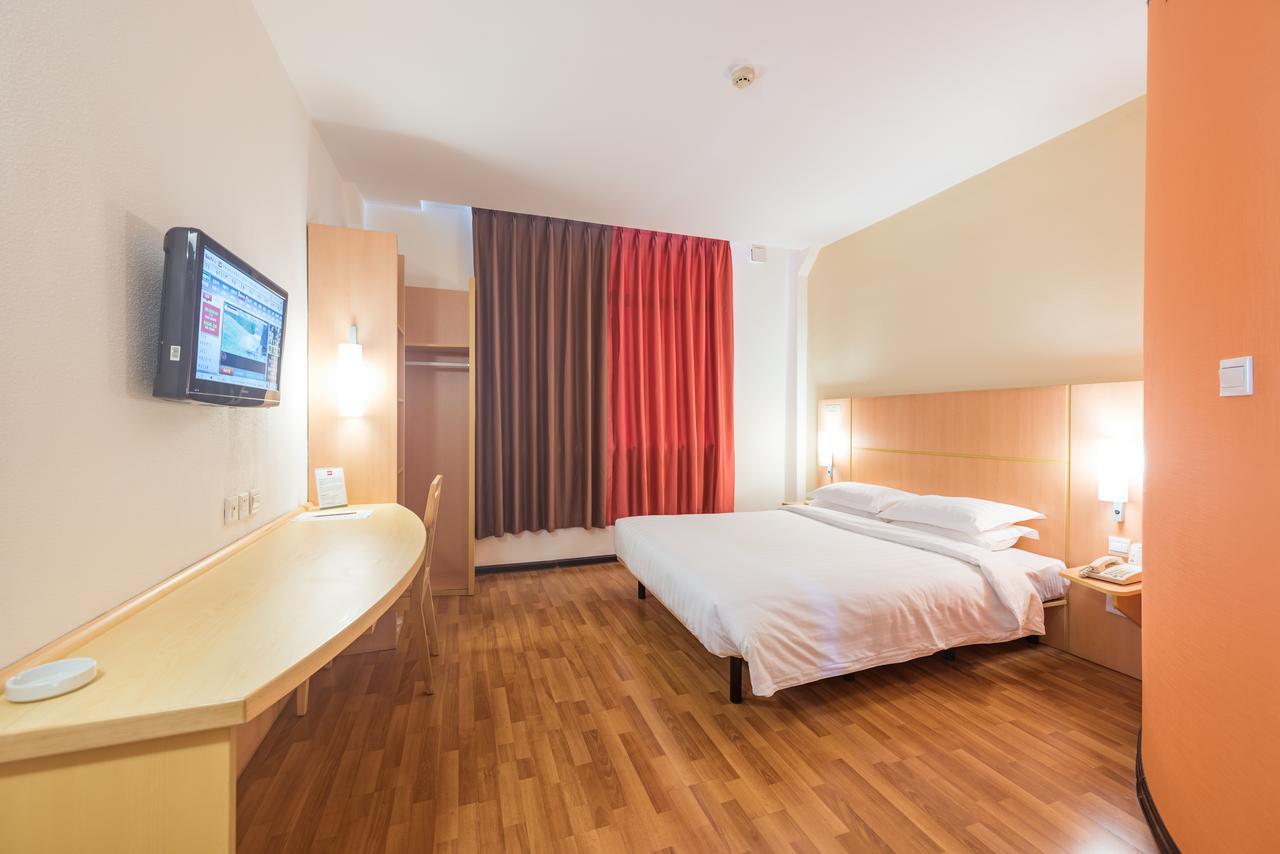 Ibis Xujiahui Hotel
