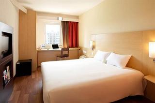 Ibis Xujiahui Hotel 3*