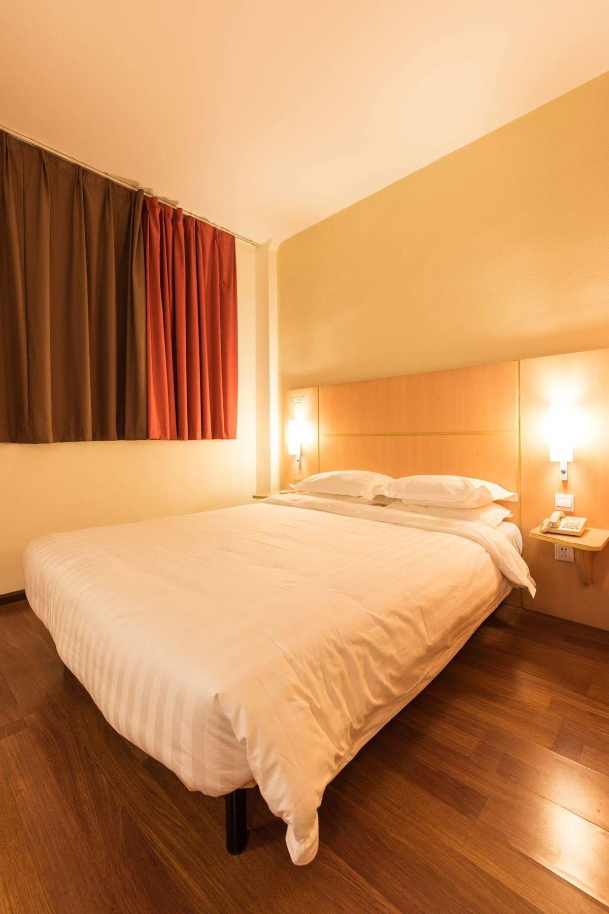 Ibis Xujiahui Hotel Shanghai